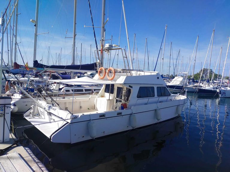Alquiler catamarán para grupos y eventos privados