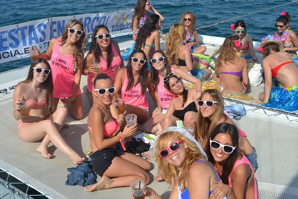 Fiesta en barco 1 despedida-en-valencia