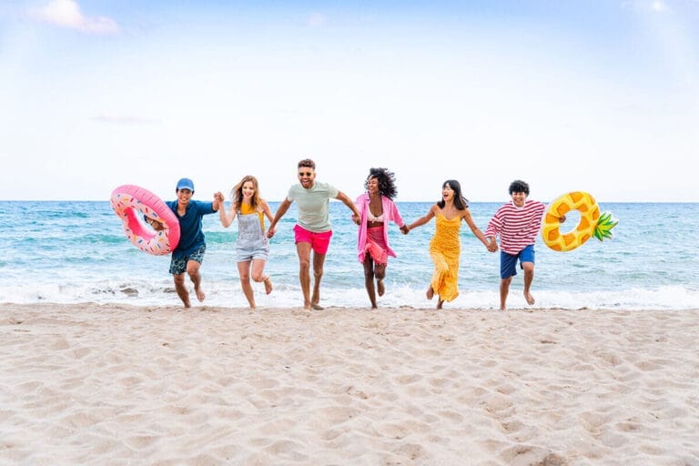 Ciudades con playa para celebrar una despedida de soltero o soltera